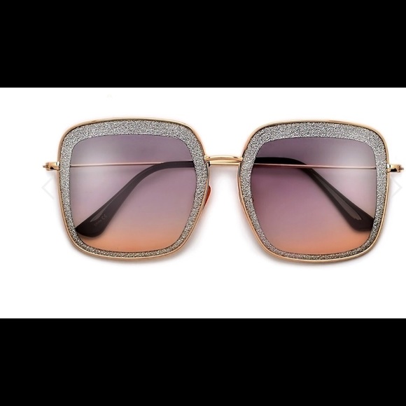 Accessories - Statement shades